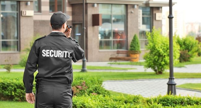 Benefits and Reasons for Hiring A Security Guard for Residential and  Commercial Properties