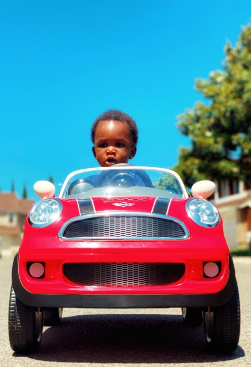 TOBBI ride on car for kids 