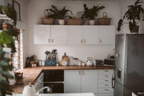 kitchen cabinets in Milton