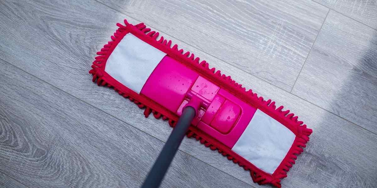 How to Clean Laminate Floor with Mop